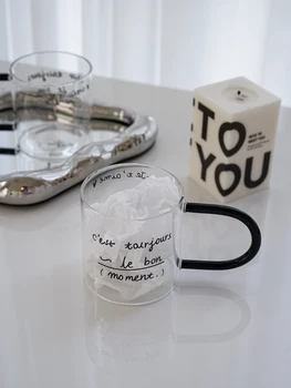Оригиналният дизайн на френски азбука ins стъклена чаша за вода videoblog креативна голяма чаша с дръжка млечни чашата за кафе